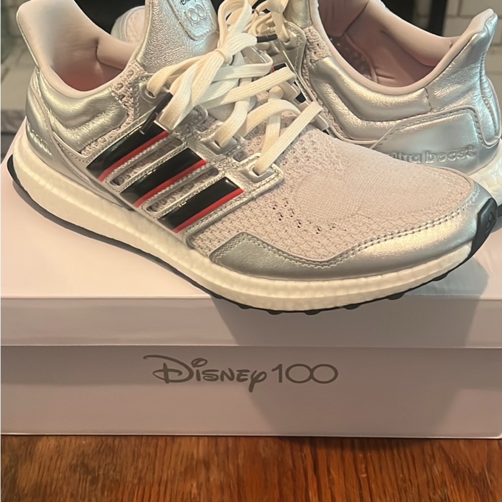 Adidas Ultraboost 1.0 x Disney Black and Gray Brand New size 9.5/Unisex